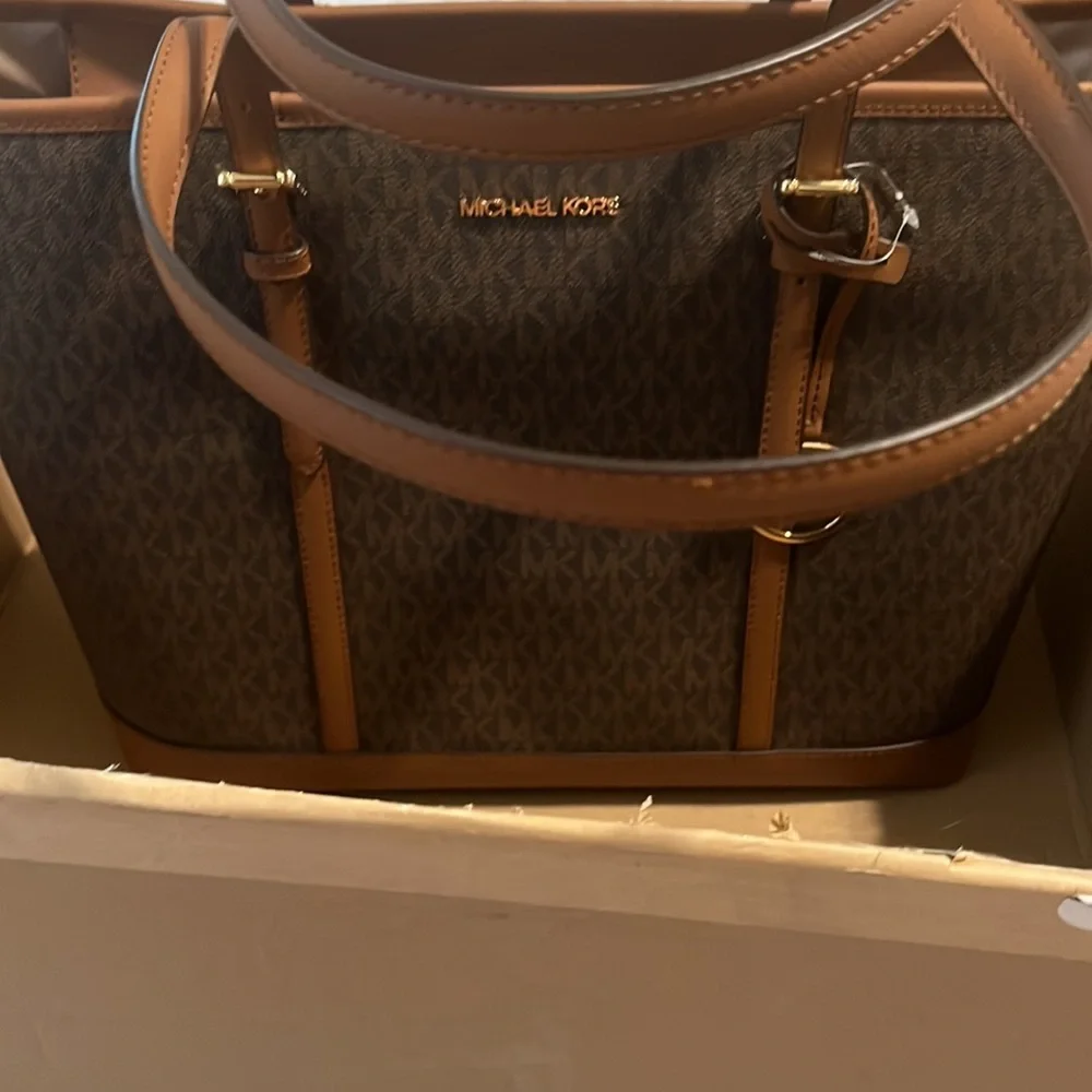 Michael Kors Jet Set Travel Large Shoulder Tote Brown - Picture 4 of 5